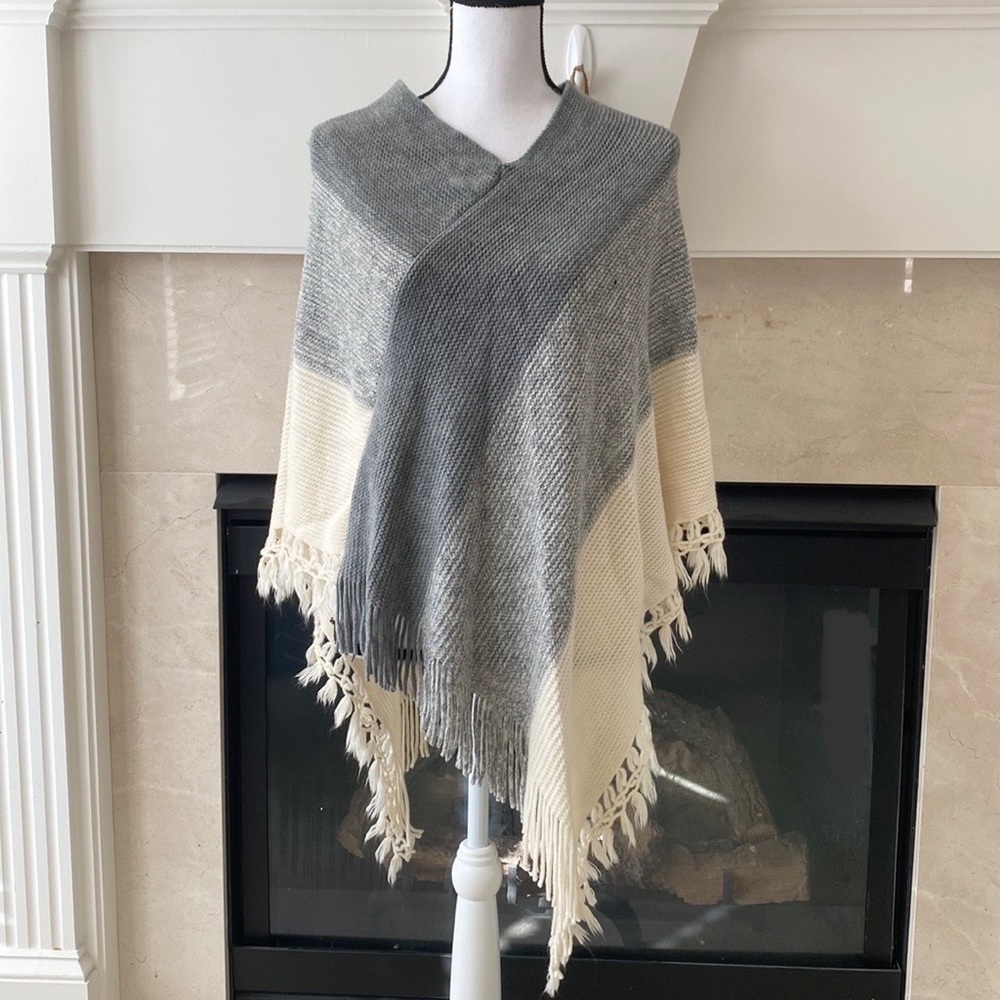 Fringe trim color block poncho sweater